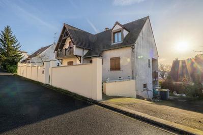 Maison - 200 m² - 6 pièces