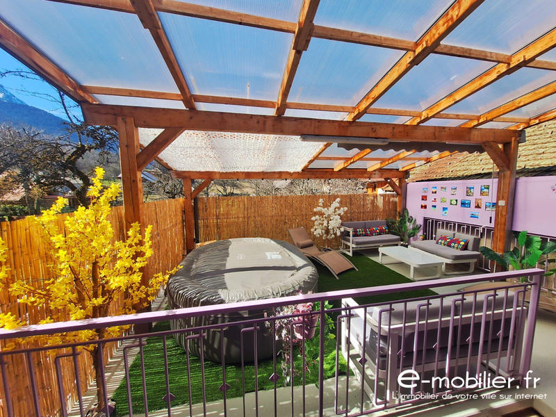 Maison traditionnelle - 393 m² - 11 pièces