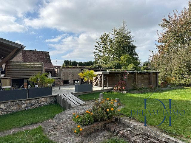 Maison - 216 m² - 7 pièces