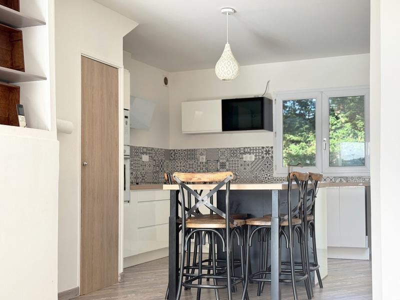 Maison - 190 m² - 8 pièces