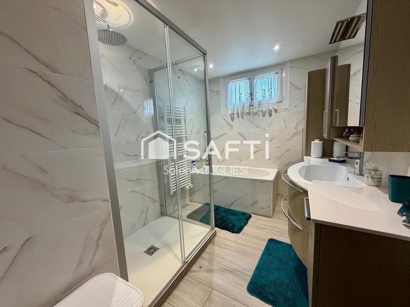 Maison - 190 m² - 8 pièces