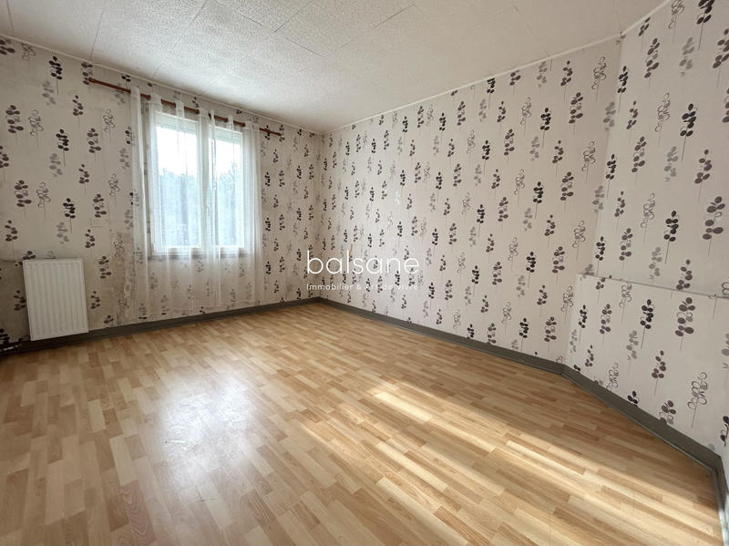 Maison - 98 m² - 4 pièces