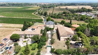 Maison - 3 706 m² - 13 pièces