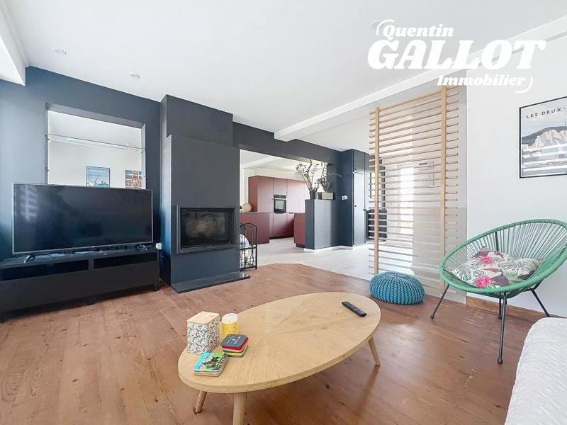 Maison - 202 m² - 5 pièces