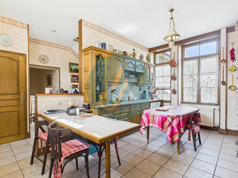 Maison - 169 m² - 7 pièces