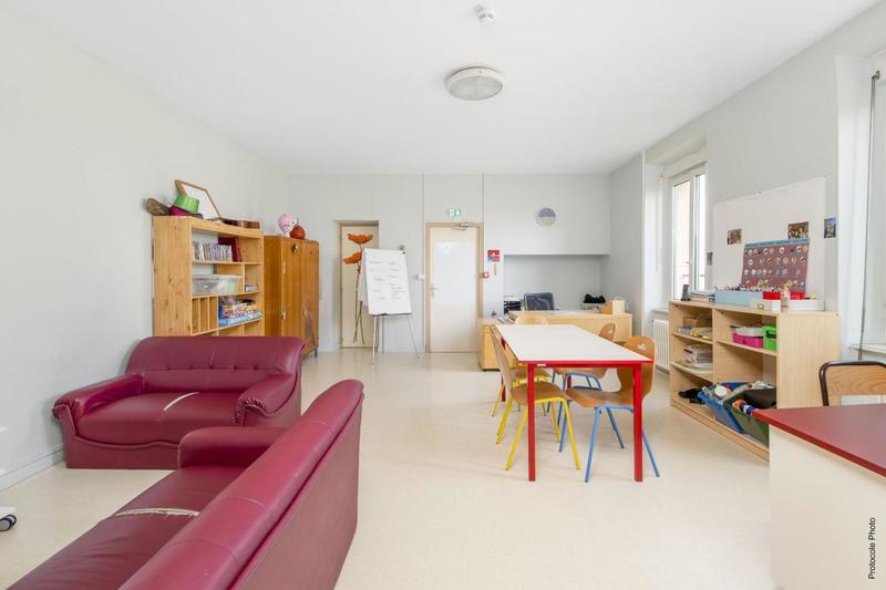 Maison - 3 706 m² - 13 pièces