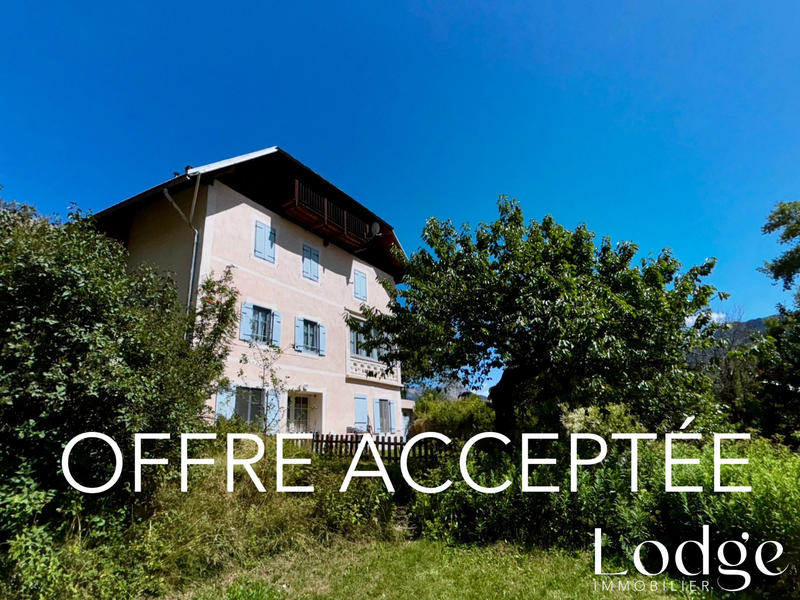 Maison - 400 m² - 26 pièces