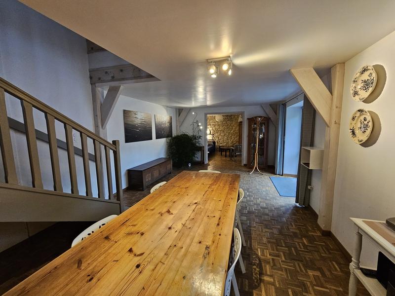 Maison - 280 m² - 10 pièces