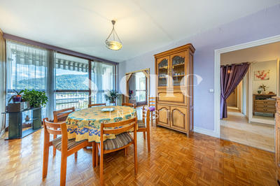 Appartement - 84 m² - 3 pièces