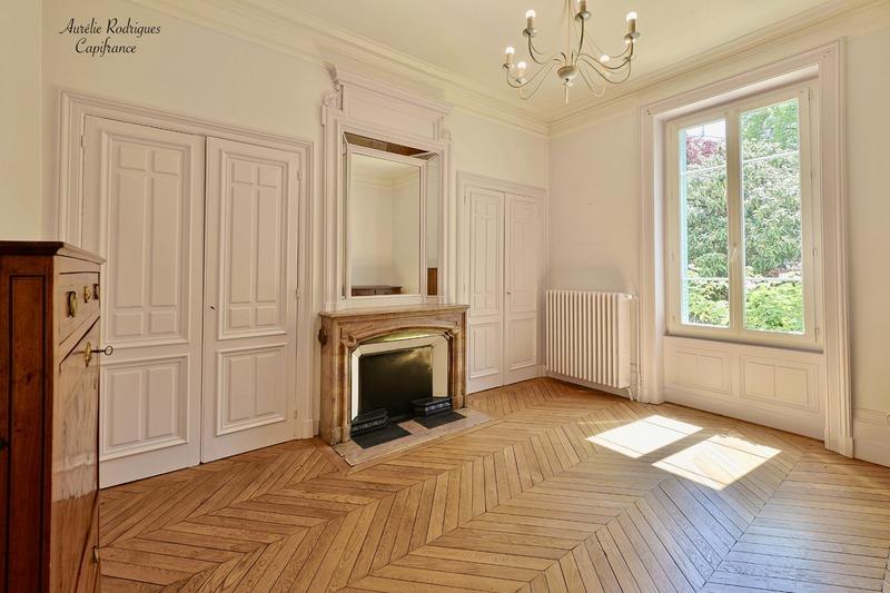 Propriété - 370 m² - 14 pièces