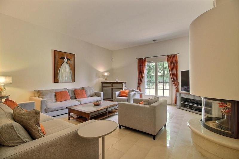 Maison - 196 m² - 7 pièces