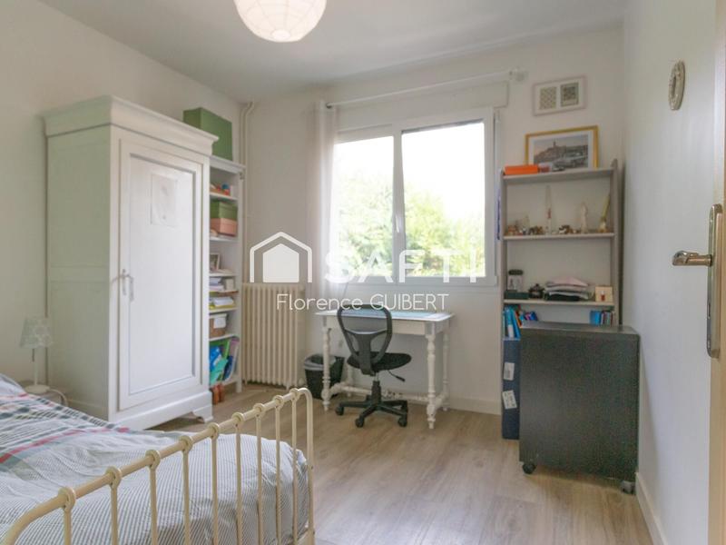 Maison - 182 m² - 9 pièces