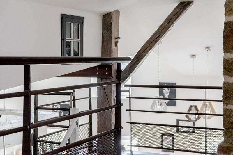 Maison - 220 m² - 8 pièces