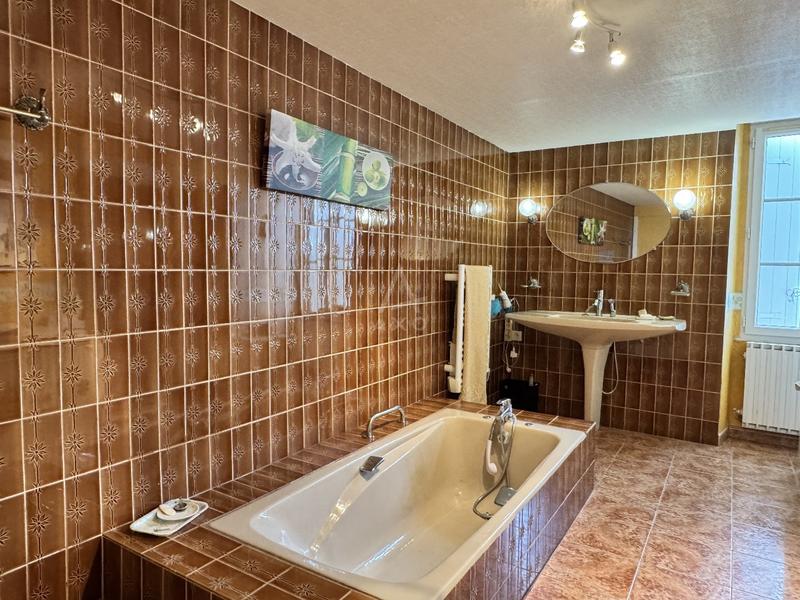 Maison - 160 m² - 9 pièces