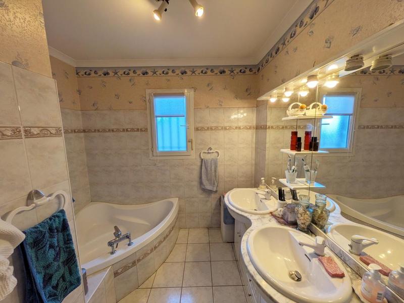 Maison - 137 m² - 6 pièces