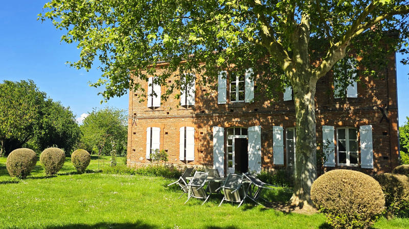 Maison - 240 m² - 9 pièces