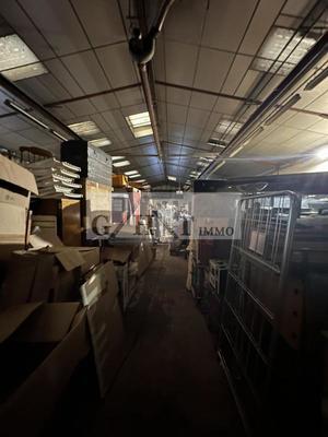 Entrepôt - 680 m²