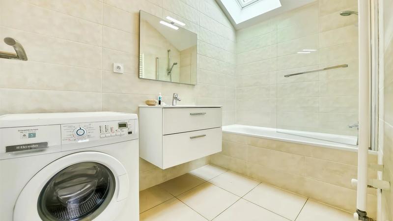 Maison - 93 m² - 4 pièces