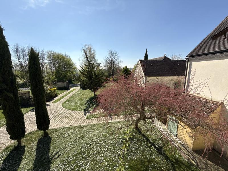 Propriété - 318 m² - 7 pièces