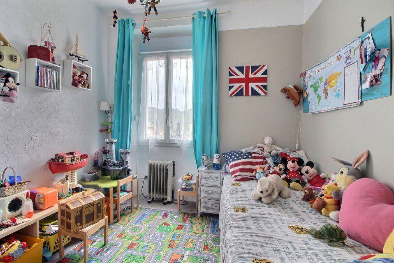 Appartement - 145 m² - 8 pièces