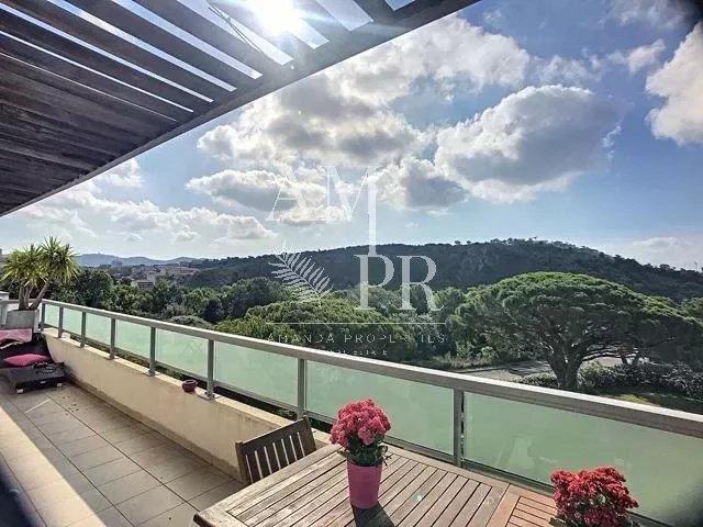 Appartement - 100 m² - 4 pièces