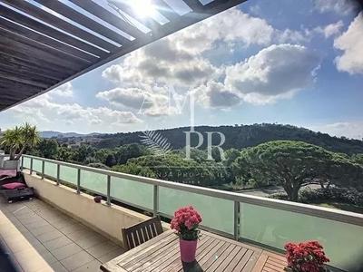 Appartement - 100 m² - 4 pièces