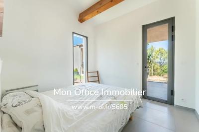 Villa - 220 m² - 5 pièces