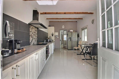 Maison - 210 m² - 9 pièces