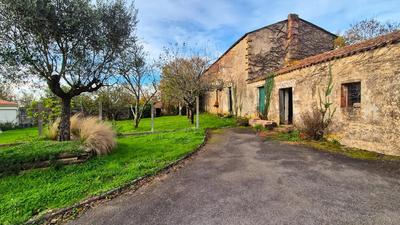 Maison - 268 m² - 10 pièces