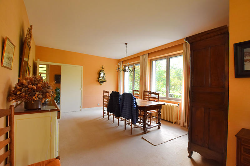 Maison - 254 m² - 12 pièces