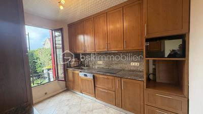 Maison traditionnelle - 82 m² - 4 pièces