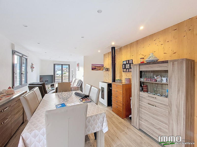 Maison - 90 m² - 5 pièces