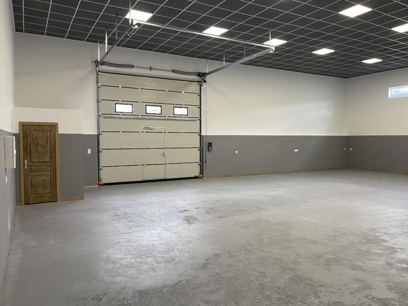 Local d'activité / Entrepôt - 184 m²