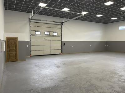 Local d'activité / Entrepôt - 184 m²