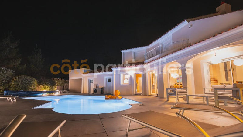 Maison d'architecte - 251 m² - 12 pièces