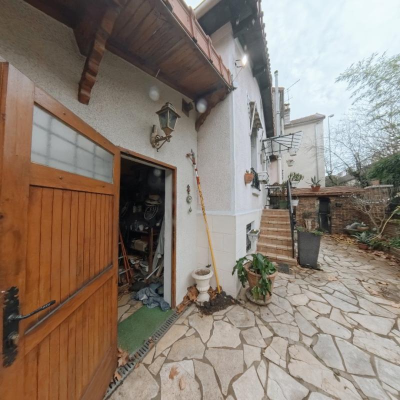 Maison - 90 m² - 5 pièces