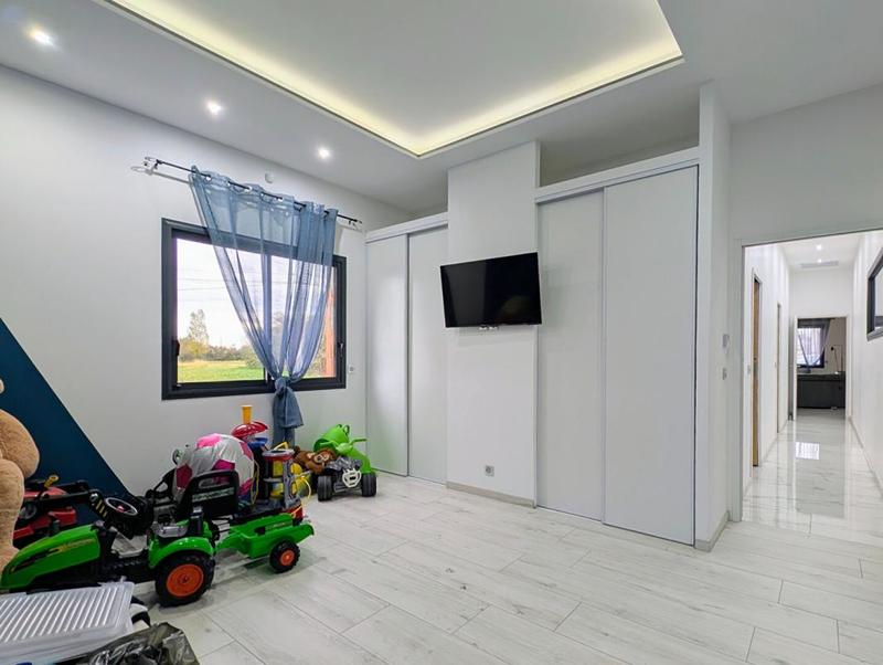 Maison - 332 m² - 6 pièces