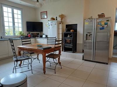 Maison - 243 m² - 8 pièces