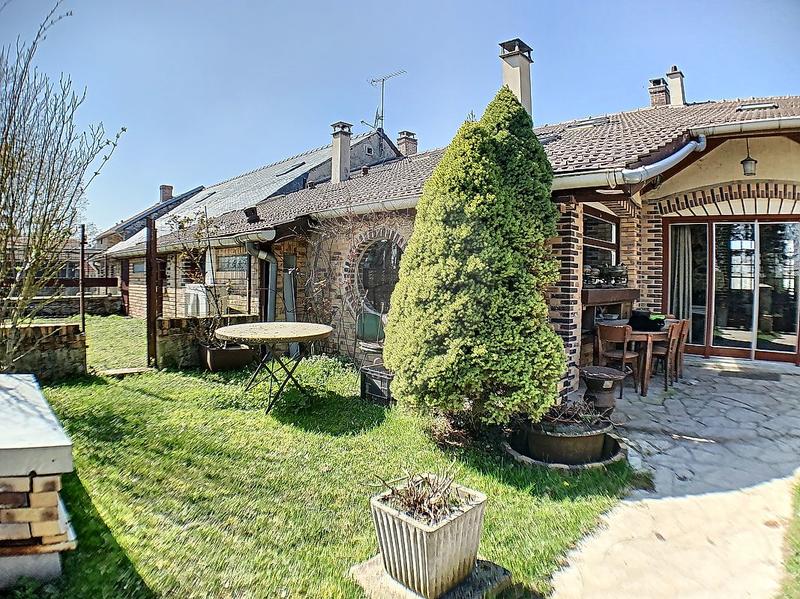 Maison - 390 m² - 8 pièces