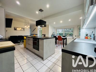 Maison - 98 m² - 4 pièces