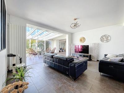 Maison - 188 m² - 8 pièces