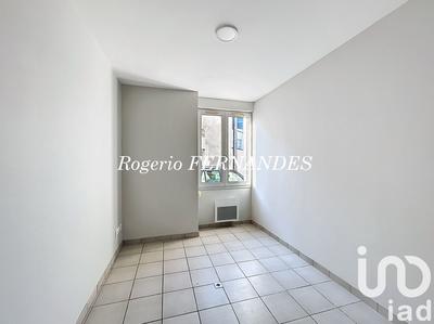 Appartement - 93 m² - 8 pièces