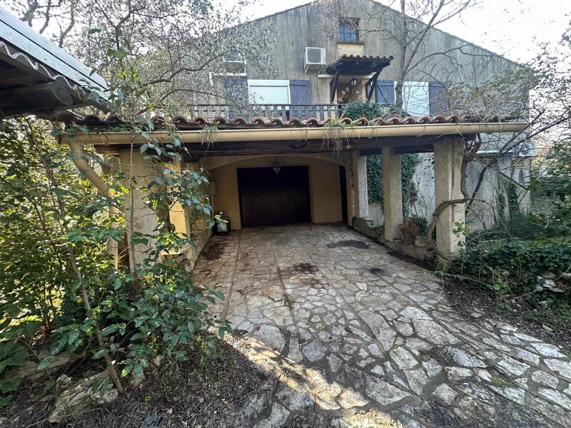 Maison traditionnelle - 165 m² - 6 pièces