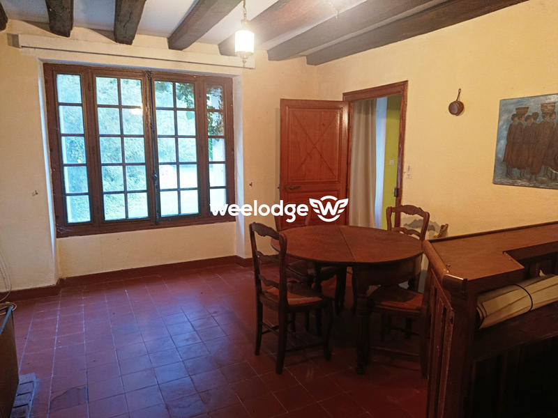 Maison - 239 m² - 10 pièces