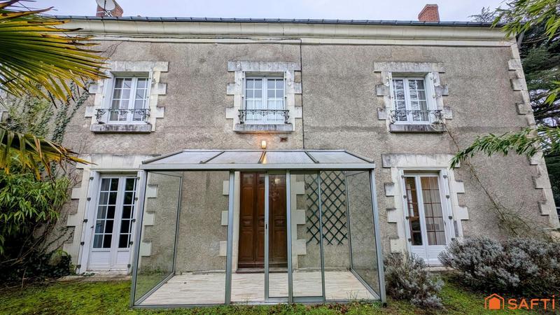 Maison - 218 m² - 9 pièces