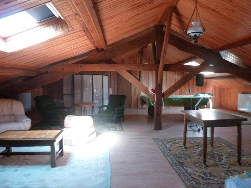 Maison - 220 m² - 8 pièces