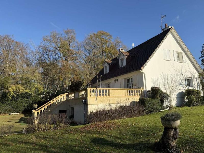 Maison - 223 m² - 6 pièces