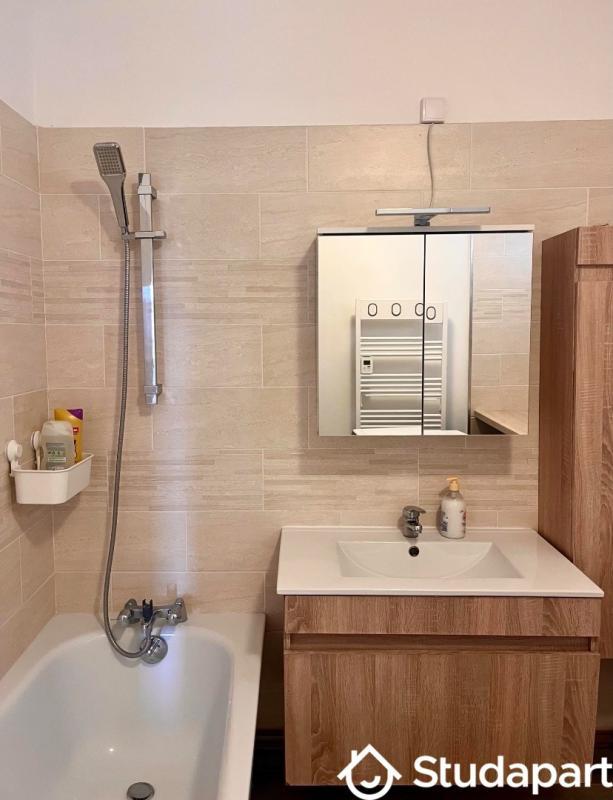 Chambre - 13 m² - 1 pièce