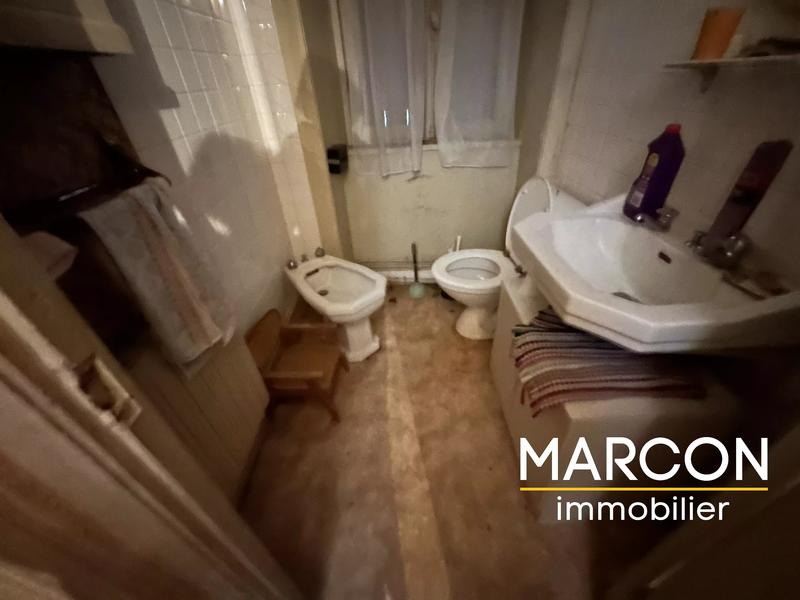 Maison - 302 m² - 15 pièces