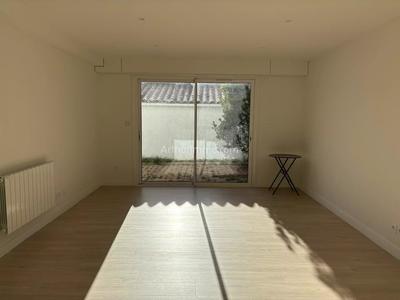 Appartement - 80 m² - 3 pièces